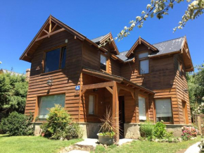 Casa familiar en barrio tranquilo. San Martin De Los Andes